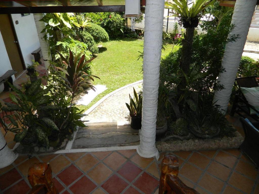 Fat Jimmy'S Hotel Boracay Balabag  Exterior photo